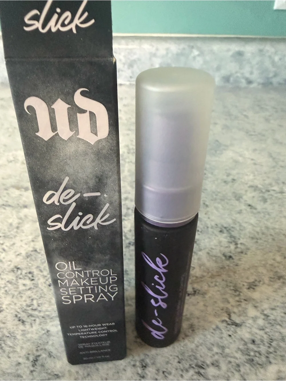 Urban Decay De-Slick Oil Control Makeup Setting Spray - Black Packaging